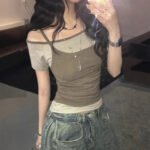 Stylish And Minimalist Womens Short Sleeve Top - Image 2