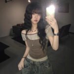 Stylish And Minimalist Womens Short Sleeve Top - Image 3